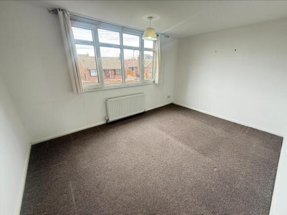 3 bed Semi-Detached to rent Image 12