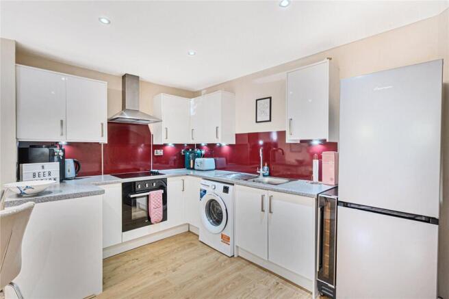 2 bed Apartment for sale Image 4