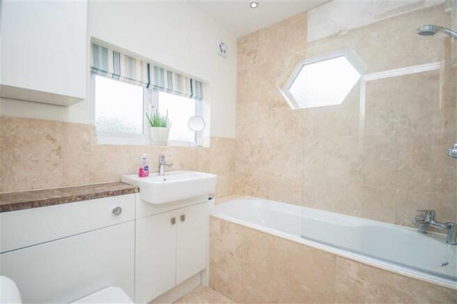 FAMILY BATHROOM