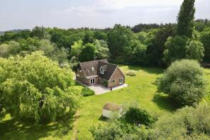 Fair Oak, Ringwood Road, Three Legged Cross BH21 6QZ