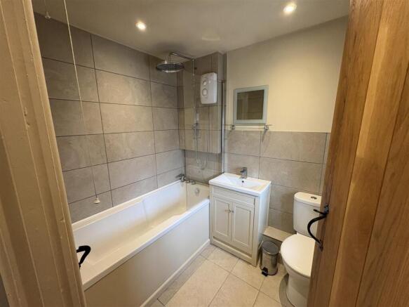 1 bed Semi-Detached to rent Image 7
