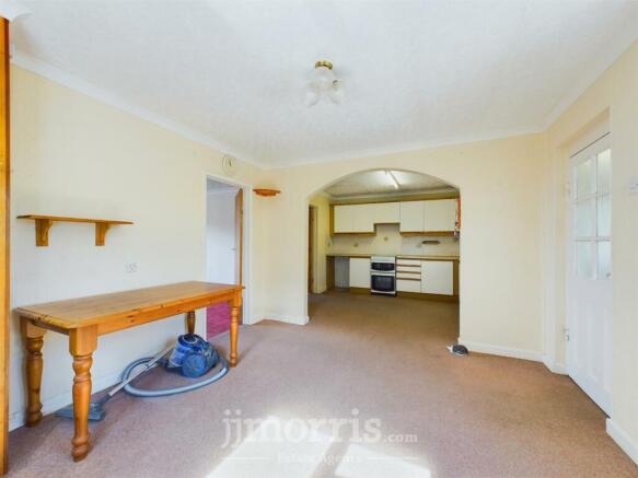 CAM03686G0-PR0151-STILL012.jpg