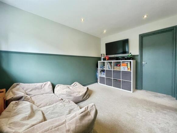 4 bed Detached for sale Image 10