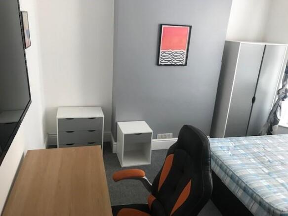 4 bed House Share to rent Image 6