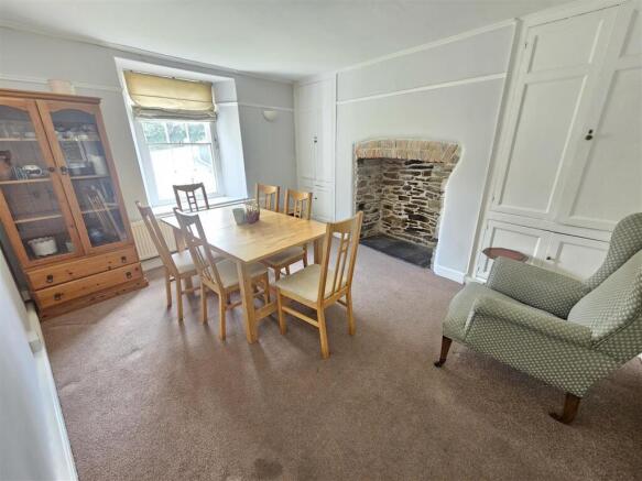 Dining Area.jpg