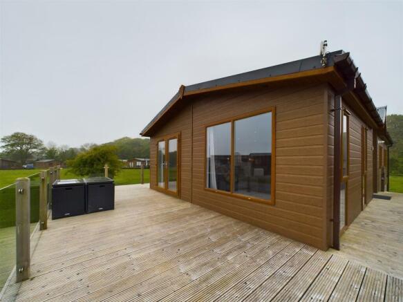 2 bed Park Home for sale Image 10