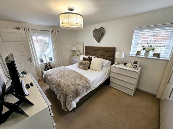 4 bed Detached for sale Image 9