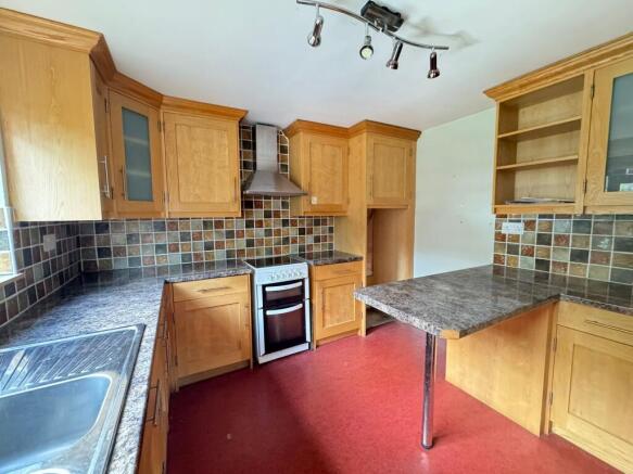 3 bed Semi-Detached for sale Image 9
