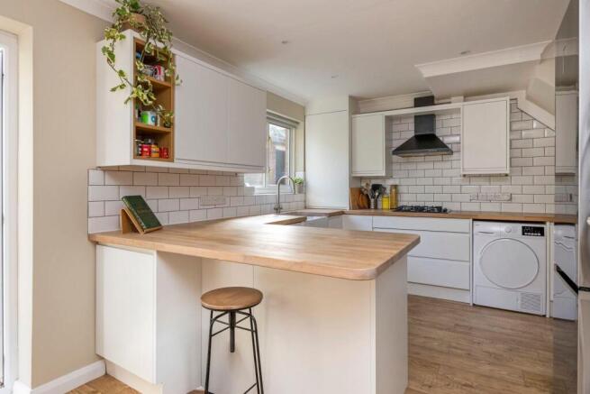 Chichester Close 27 KITCHEN.jpeg