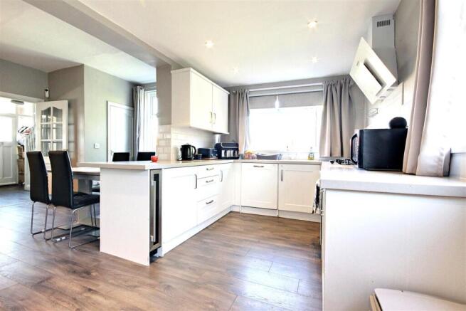 3 bed Detached for sale Image 7