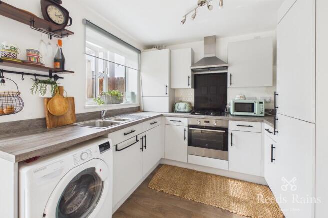 3 bed Semi-Detached for sale Image 5