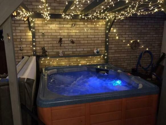 hottub.jpg