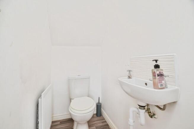 3 bed Semi-Detached for sale Image 7
