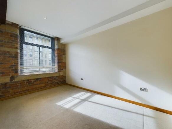 2 bed Apartment for sale Image 4