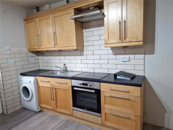 2 bed Terraced to rent Image 7