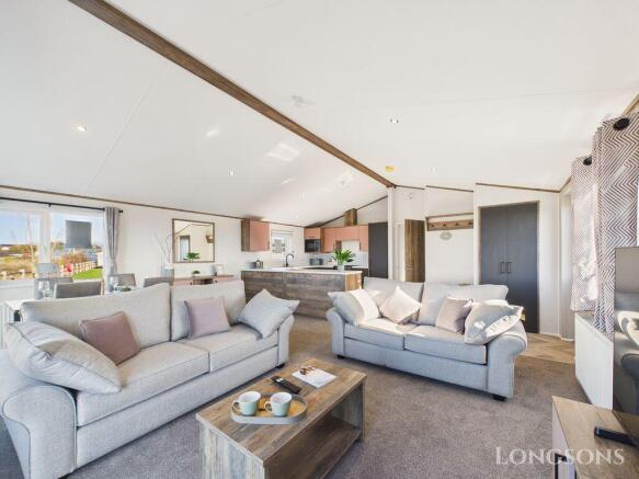 Cam02173g0 Pr0333 Still054