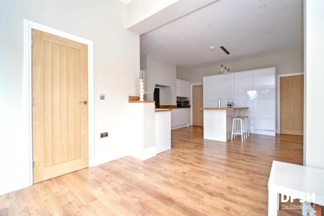 3 bed Semi-Detached for sale Image 7
