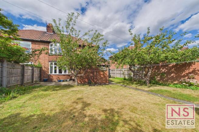 3 bed Semi-Detached for sale Image 2