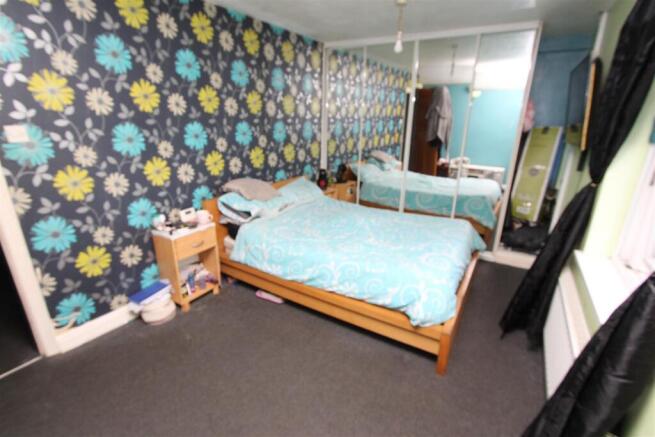 4 bed Semi-Detached for sale Image 4