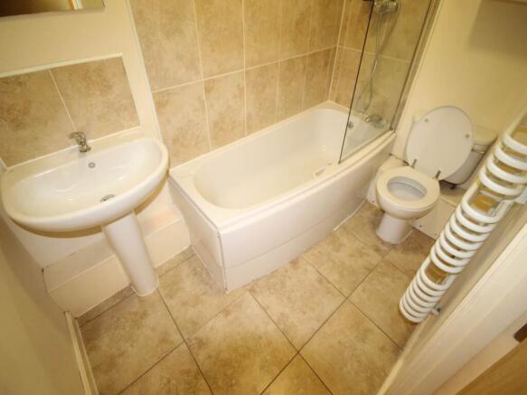 2 bed Flat to rent Image 6