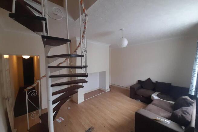 57 Station Road East....... T202511281034.jpg