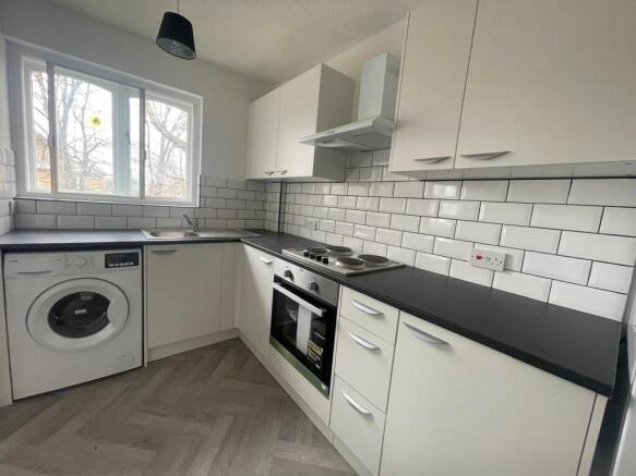 Newly Refurbished 1-bedroom Flat next to Leytonst