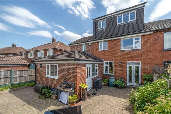 4 bed Semi-Detached for sale Image 4