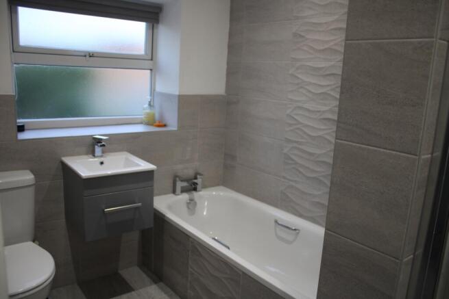 34 HOlt Lane bathroom 1