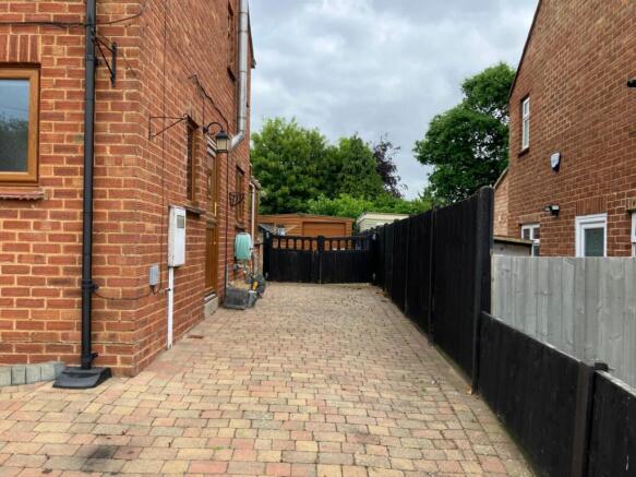 FRONT GARDEN