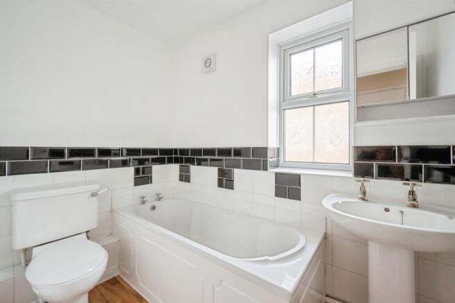 3 bed Detached for sale Image 4