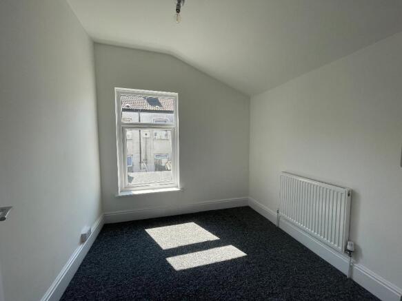 3 bed Terraced to rent Image 12
