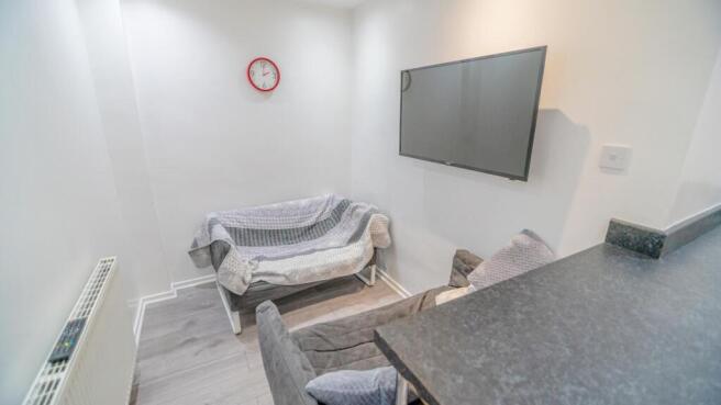 Kitchen/ Living Room