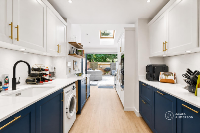 Kitchen 2.png