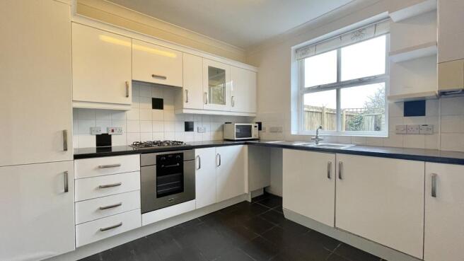 Kitchen 2.JPG