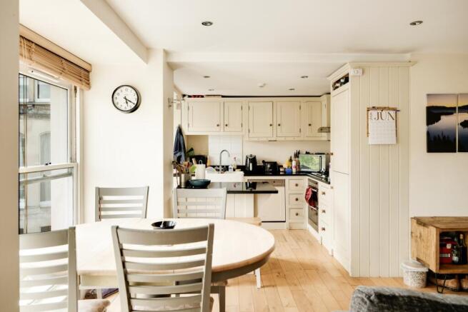 Kitchen Diner ()