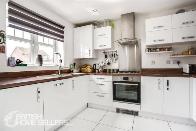 3 bed Semi-Detached for sale Image 4