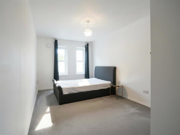 2 bed Apartment to rent Image 4