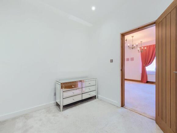 3 bed Terraced for sale Image 9