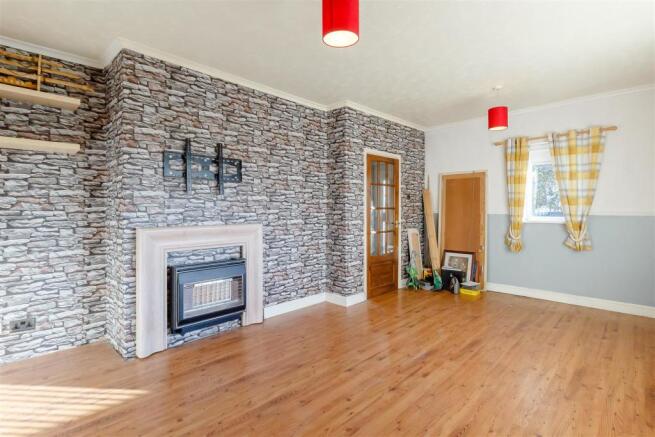 8448172-interior04.jpg