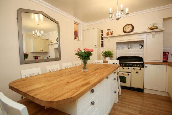 4 bed Terraced for sale Image 5