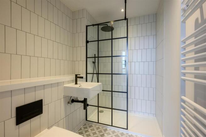 2 bed Apartment for sale Image 10