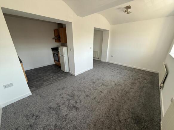 1 bed Apartment to rent Image 4