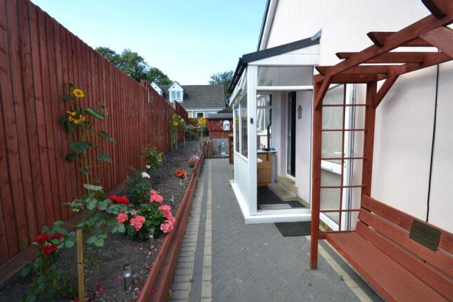 2 bed Semi-Detached Bungalow for sale Image 8