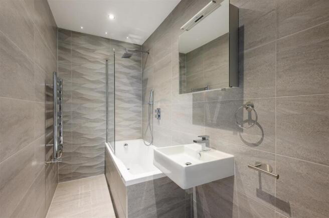 4 bed Town House for sale Image 8