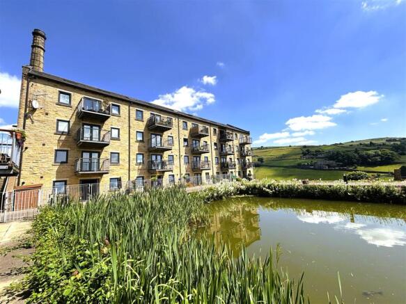 2 bed Apartment for sale Image 7