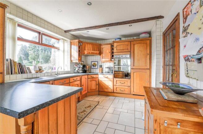 4 bed Detached for sale Image 8