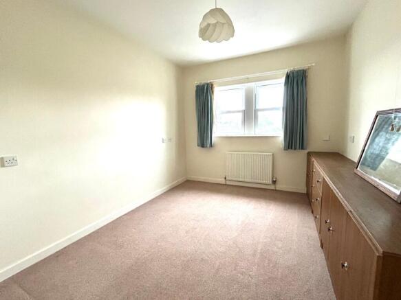 2 bed Flat for sale Image 6