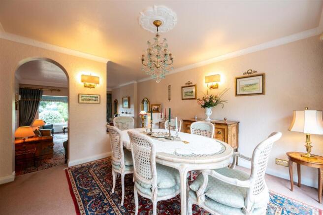 4 bed Detached for sale Image 8