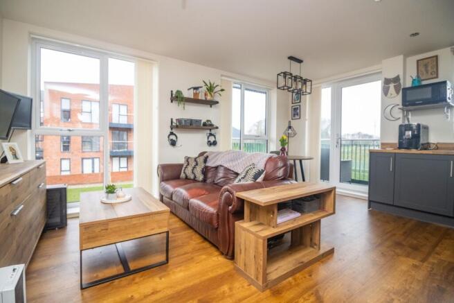 OPEN PLAN LOUNGE/KITCHEN