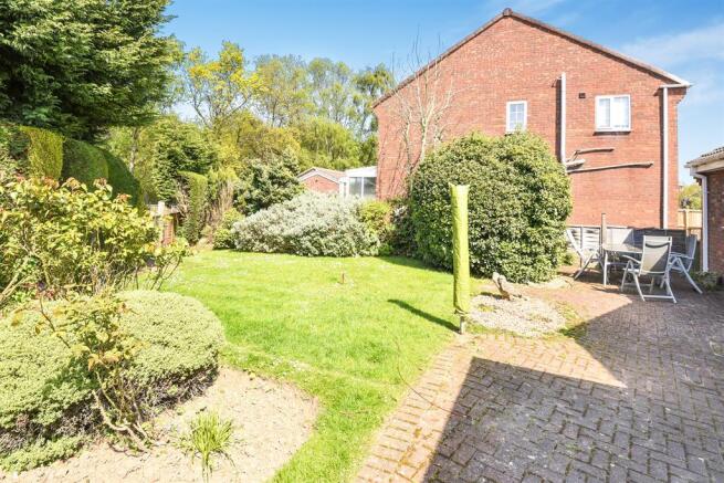 Rear Garden2